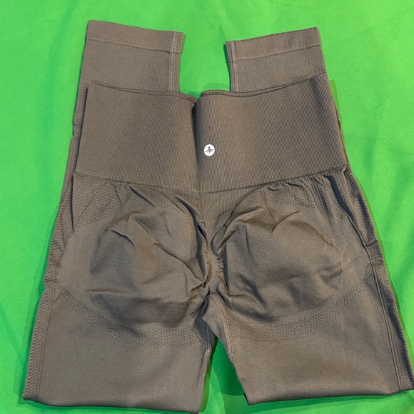 NWOT HALARA Dark Gray and Navy Blue Leggings - Picture 3 of 8